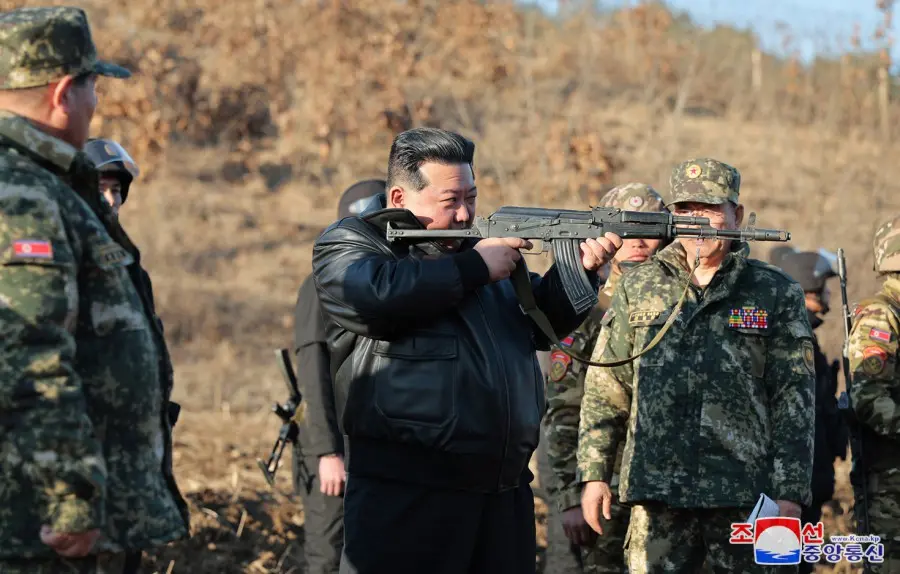 金正恩视察朝鲜人民军作战训练基地