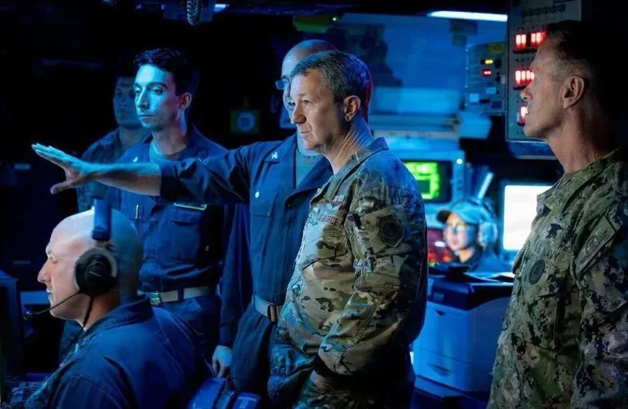 唐驳虎：美军突袭委内瑞拉，特朗普演都不演了