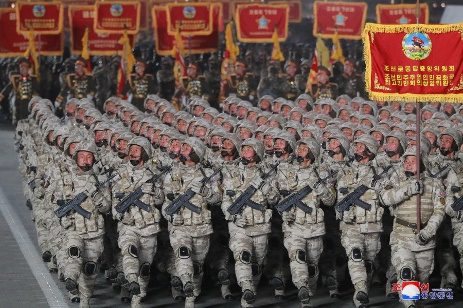2月8日，朝鲜举行建军75周年阅兵式，图源：朝中社