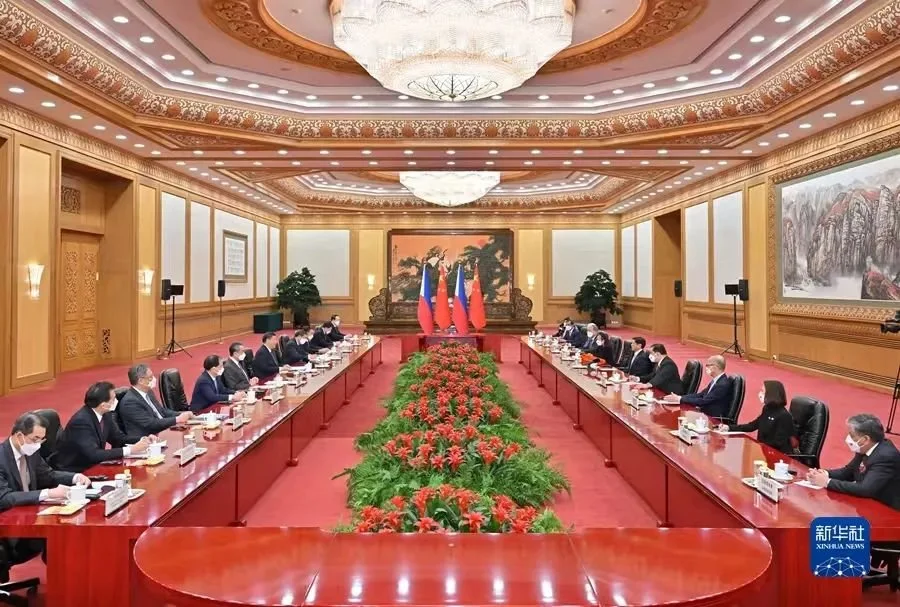 1月4日，中菲领导人在北京人民大会堂举行会谈 图：新华社