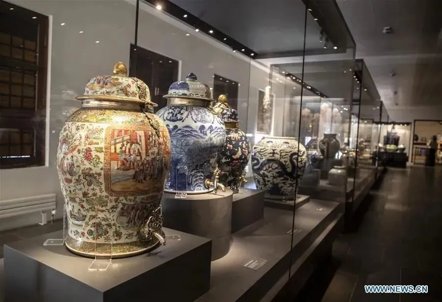 在托普卡帕宫博物馆展出的中国陶瓷 图：新华网