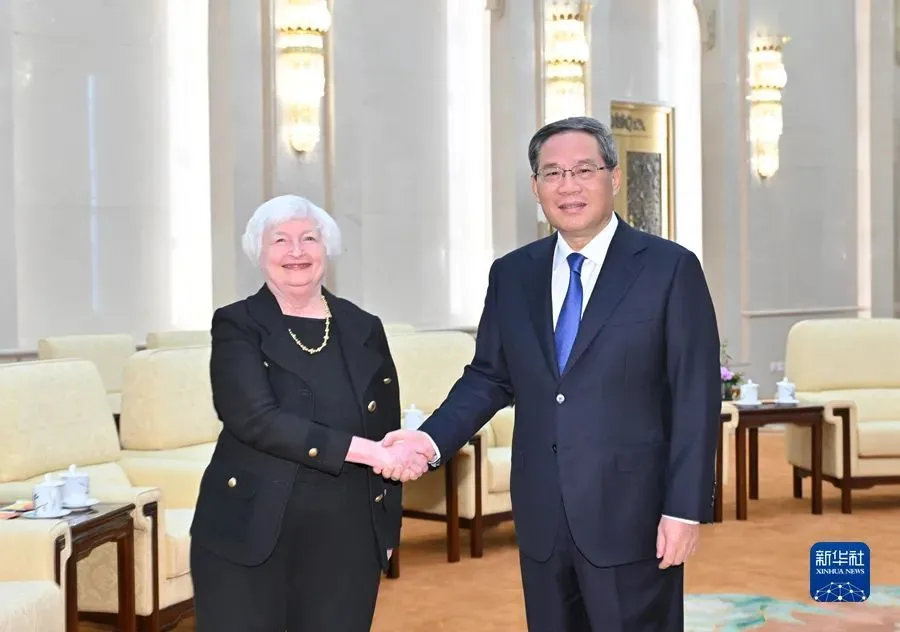 7月7日下午，国务院总理李强在北京人民大会堂会见美国财政部长耶伦。图源：新华社