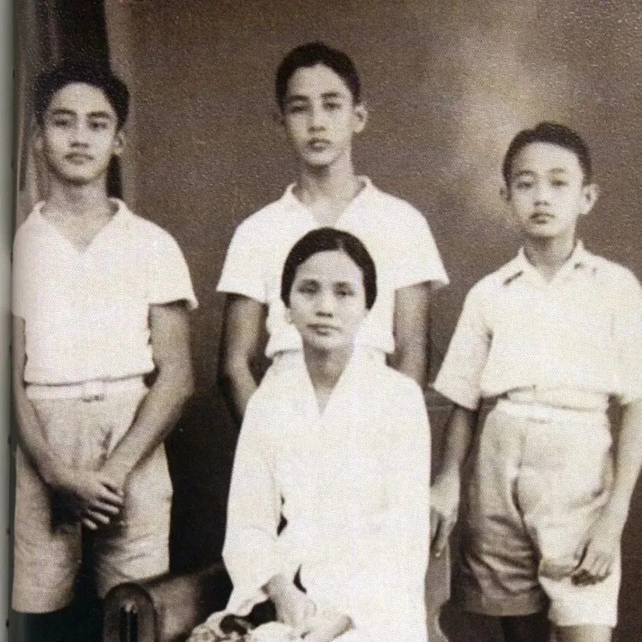 郑格如与三个儿子 郭鹤年（右一）