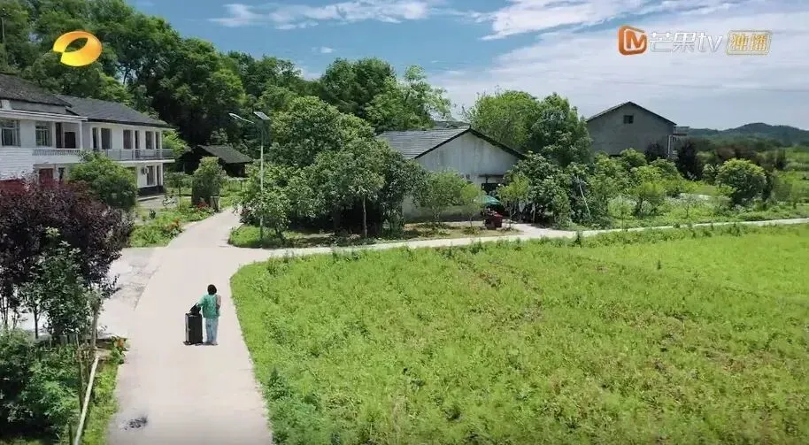 县城“新中产”：拿三线工资，过一线生活_https://www.izongheng.net_快讯_第3张