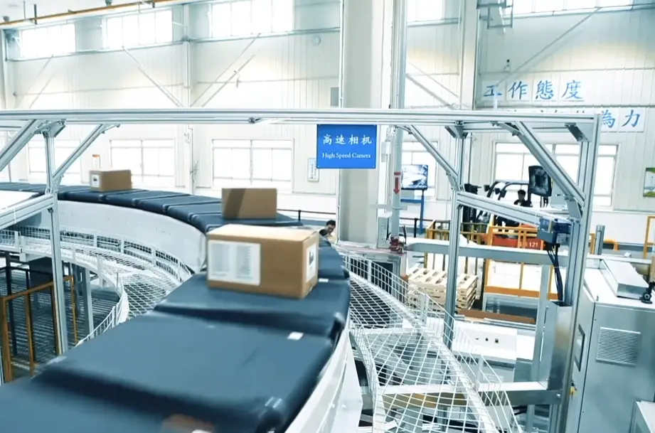 ▲富士康郑州科技园（图/视频截图）