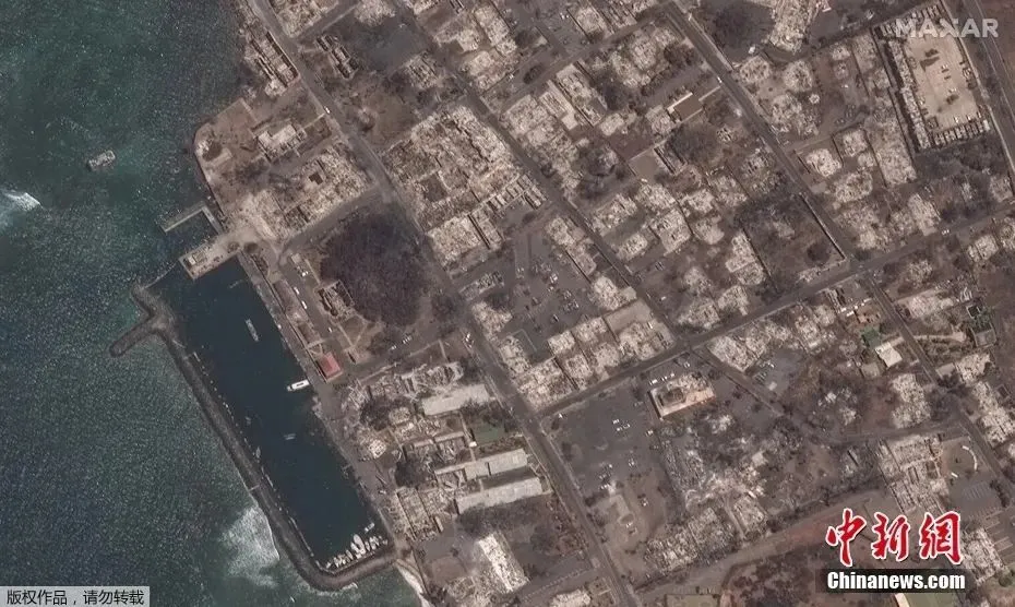 毛伊岛拉海纳小镇火灾后的卫星影像。