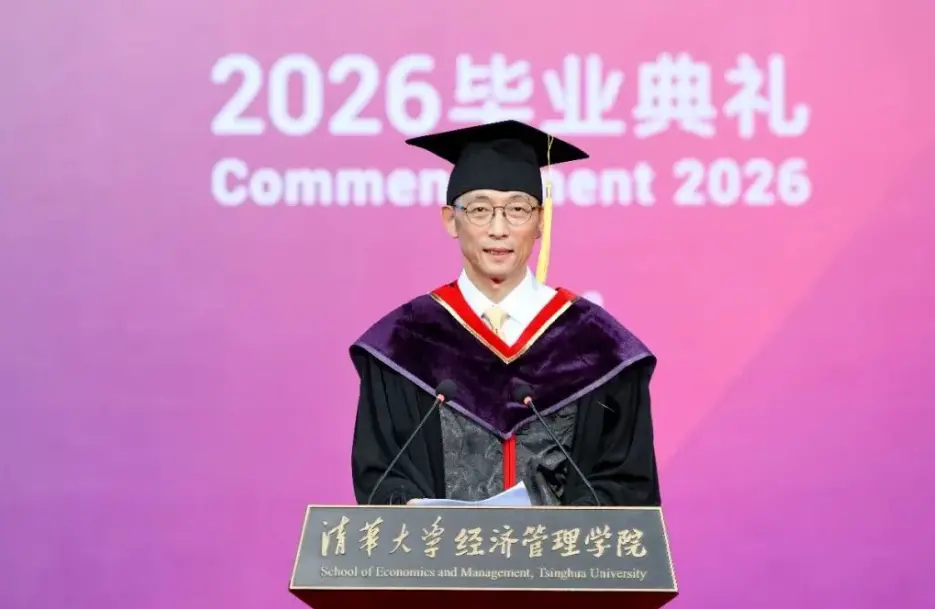 施一公清华演讲：面对待遇高8倍offer 为何选科研？