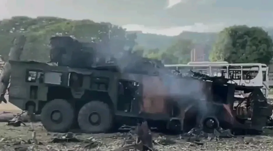 被摧毀的委內瑞拉“山毛櫸-M2E”防空導彈發射車。