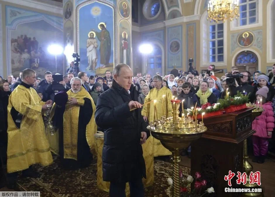 资料图：俄总统普京出席东正教圣诞庆祝仪式，每年1月7日是东正教圣诞节。
