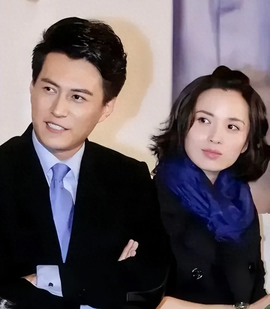 靳东妻子含泪受访：结婚15年，他每晚坚持做这件事！