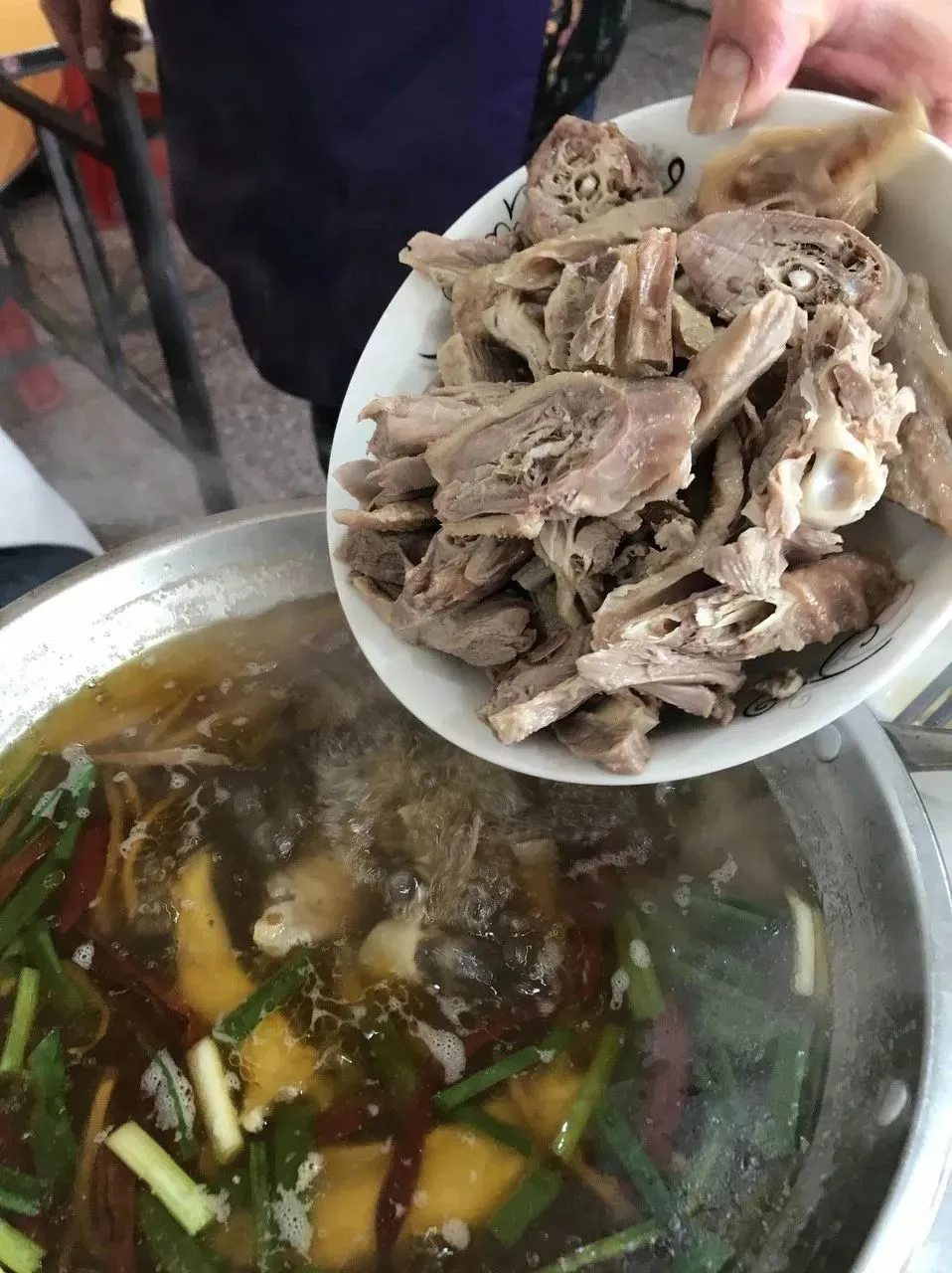 不是杭州!这座“山水茶都”是中国唯一“永久宜居城市”