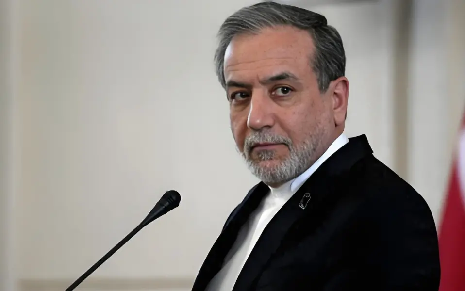 伊朗外长与法国外长通话:呼吁欧洲制止以对黎袭击