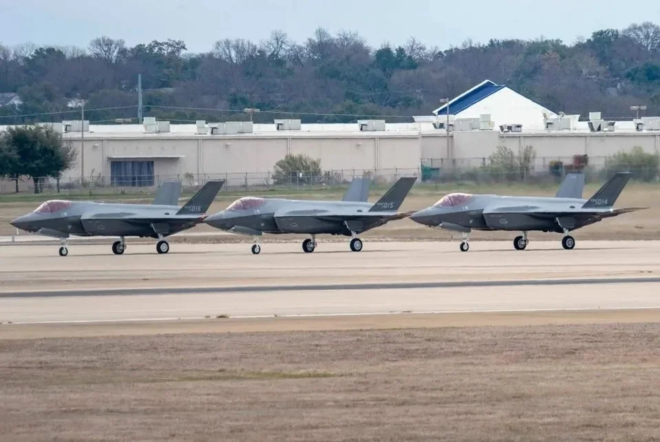 �����ϣ�¡�������˹��������������ͣ�ŵ�F-35ս��