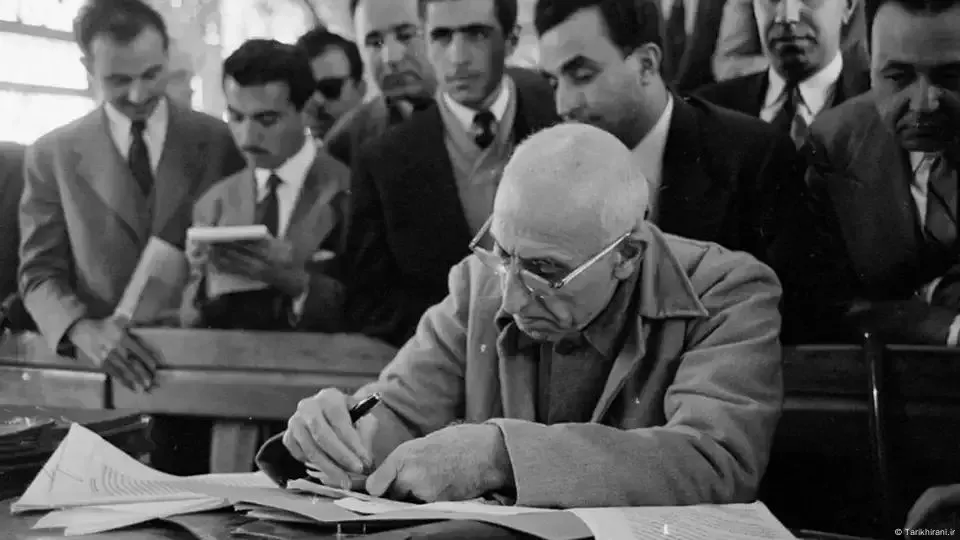 穆罕默德·摩萨台,1951-1953年间出任民选的伊朗首相