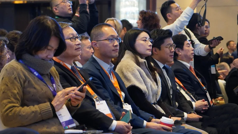 大咖云集哈尔滨何超琼、霍启刚、郭晶晶、董明珠、谢霆锋齐聚世界旅游经济论坛