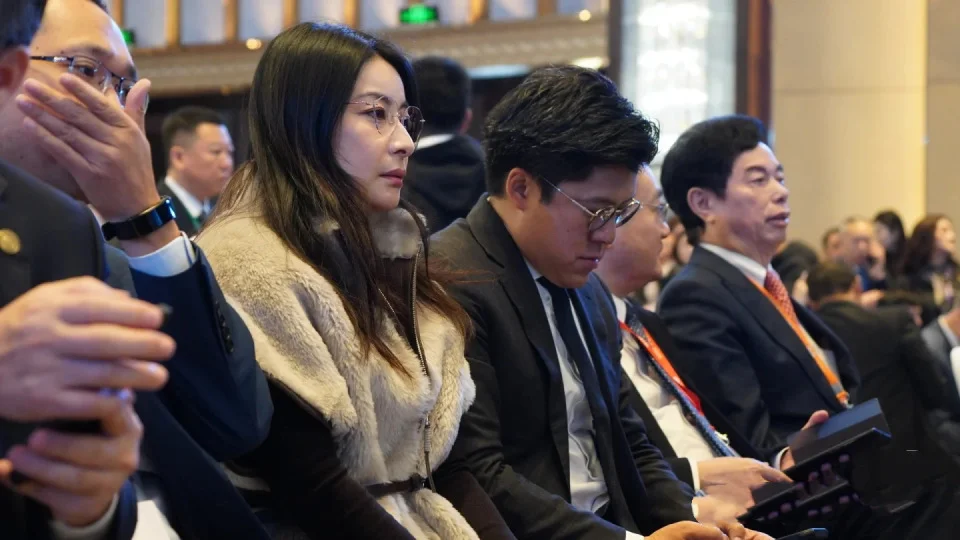 大咖云集哈尔滨何超琼、霍启刚、郭晶晶、董明珠、谢霆锋齐聚世界旅游经济论坛