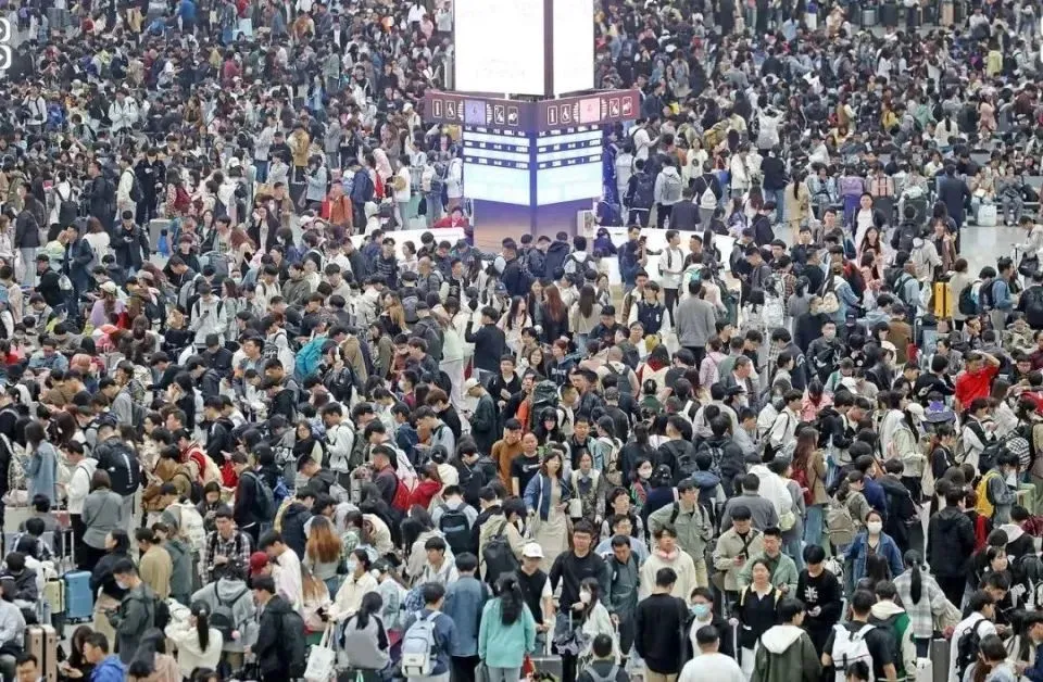 五一假期正式开启，网红的五一朋友圈，用命换的