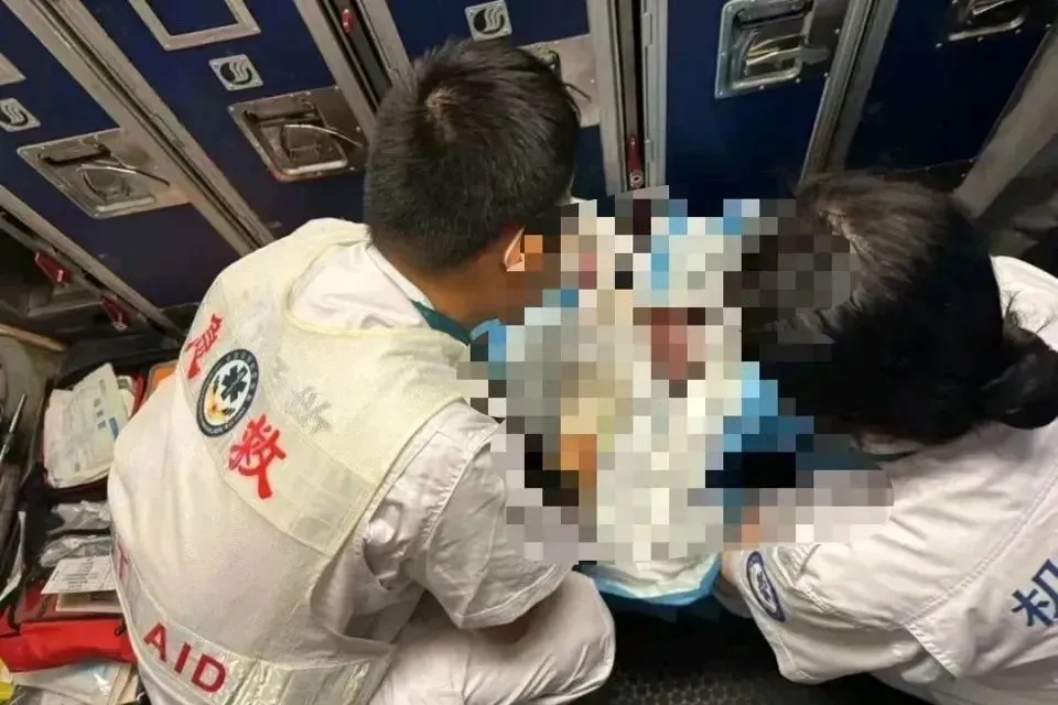 16岁女孩飞机上产下婴儿，多方回应_https://www.izongheng.net_快讯_第3张