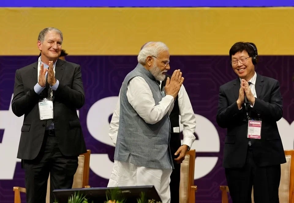 7月28日，莫迪在印度半导体论坛（Semicon India 2023）开幕式上。图片来源：路透社