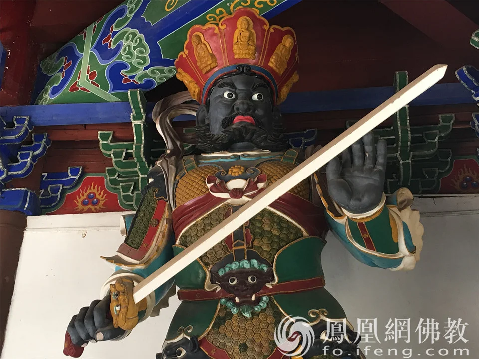 南方增长天王（图片来源：凤凰网佛教 摄影：闫秀勇）