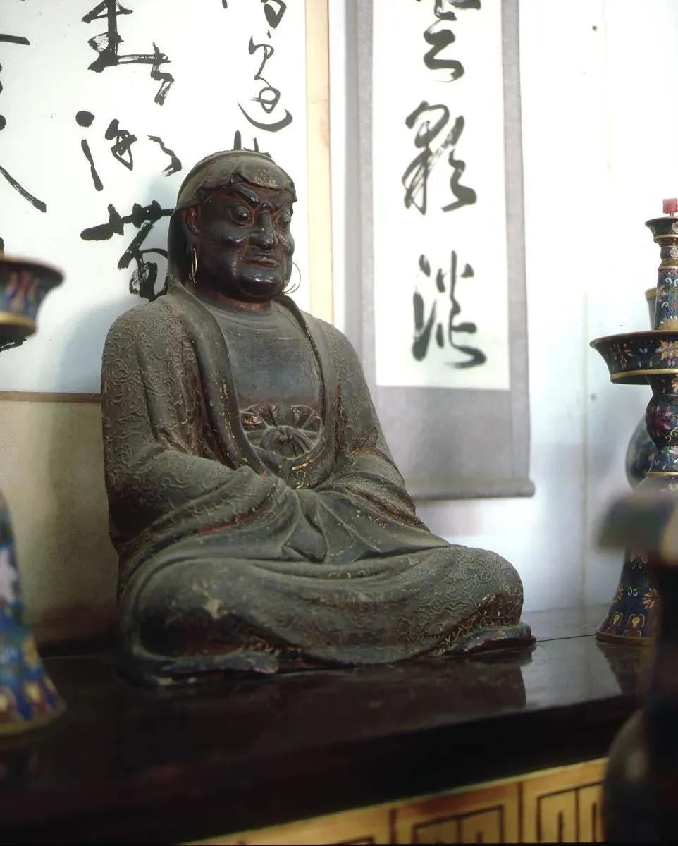 少林寺供奉的达摩祖师像