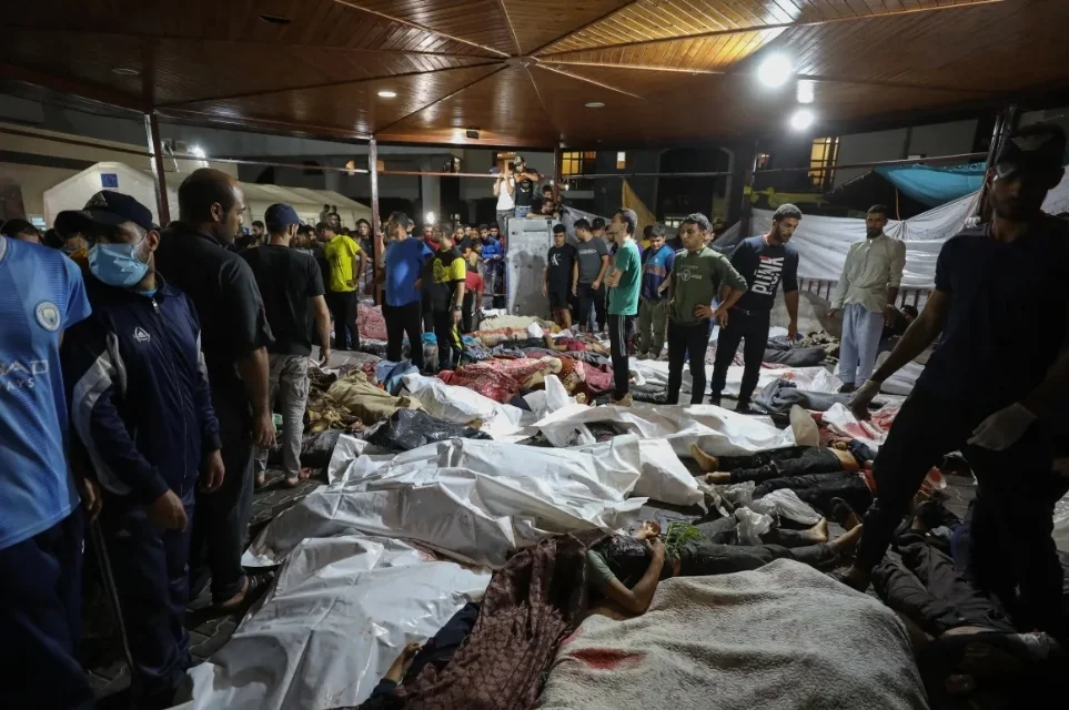 加沙城一家医院遇袭，造成至少500人死亡。图自法新社