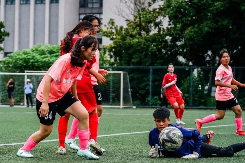 丽妍雅集2023宝贝梦想慈善季 丽妍雅集公益捐赠，助力边疆女孩足球梦-丽妍雅集用的什么牌子的产品