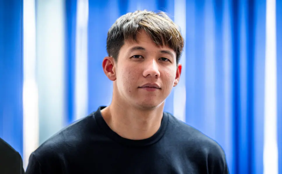 亲哥哥性侵他 亲妈反手把他告了 索赔几百万美元