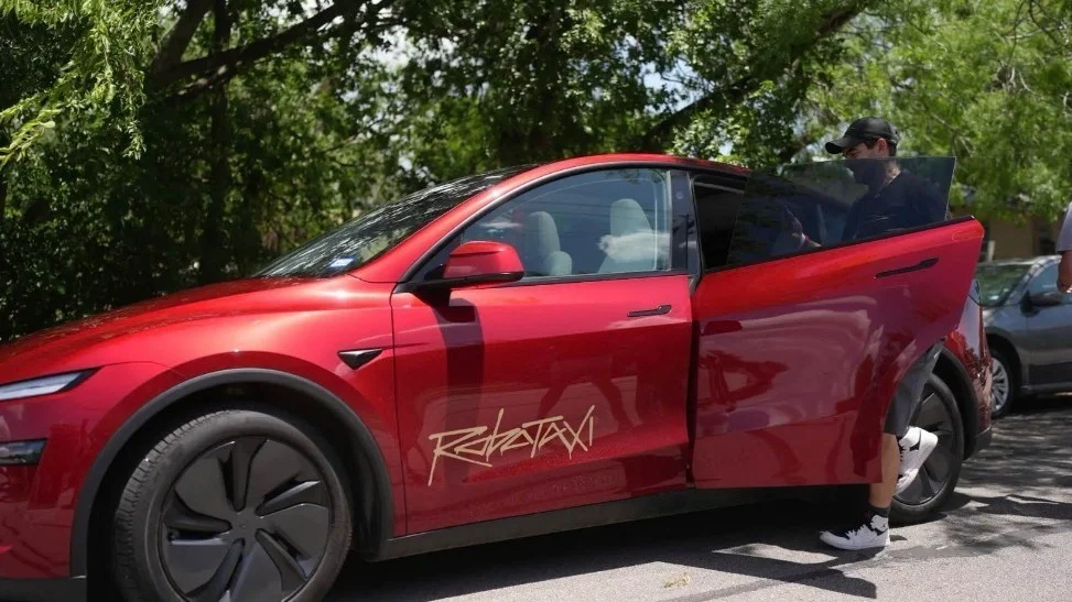 特斯拉为Robotaxi开发改装版Model Y