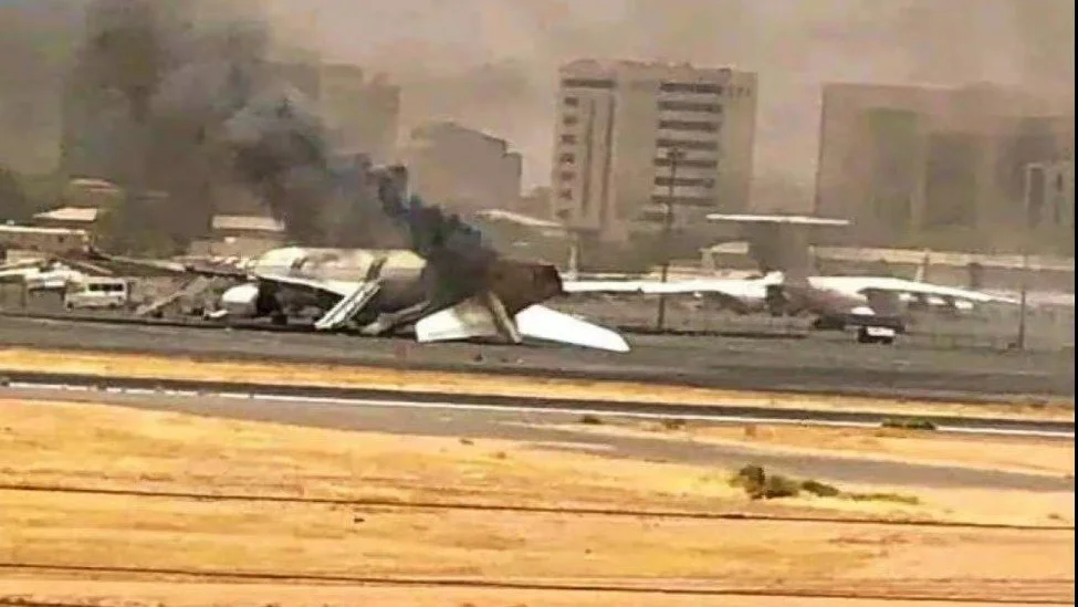 “快速支援部队”声称控制总统府和机场，苏丹军队否认