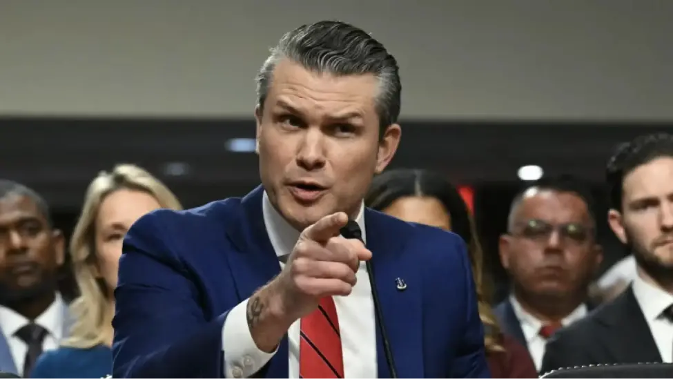 赫格塞思的核心顾问圈子一片混乱。这些顾问都是退伍军人，同他一样，几乎没有管理大型复杂机构的经验。