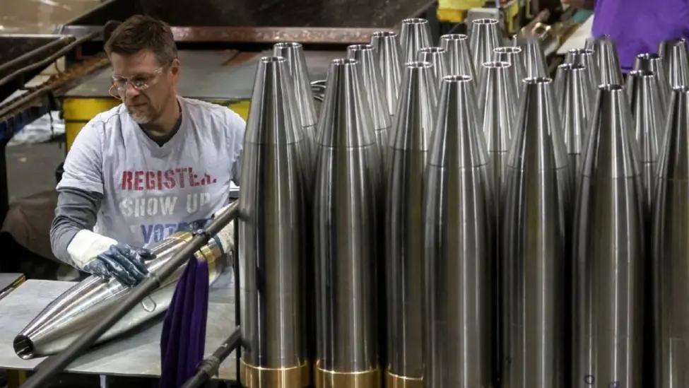 欧洲国家生产的榴弹炮同样口径不一，生产的军用车辆使用的燃料也不同，即便都是柴油也不通用。