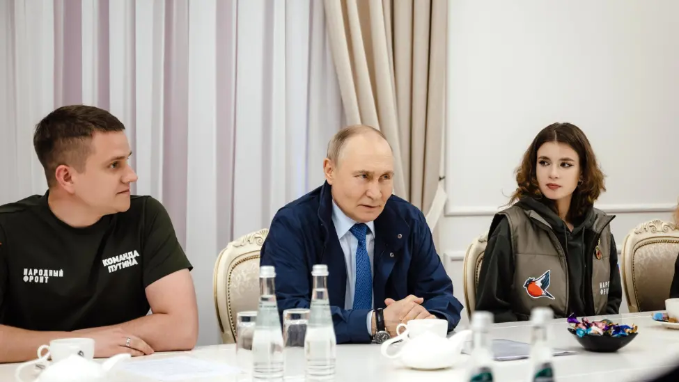 克宫：普京时隔两月再访库尔斯克，视察重建与军事部署