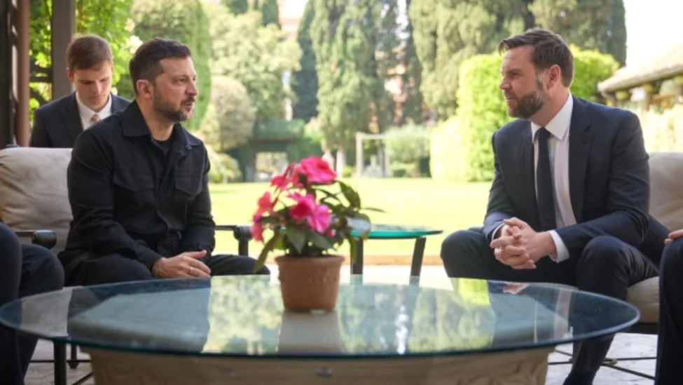 泽伦斯基周日在罗马会见了美国副总统万斯