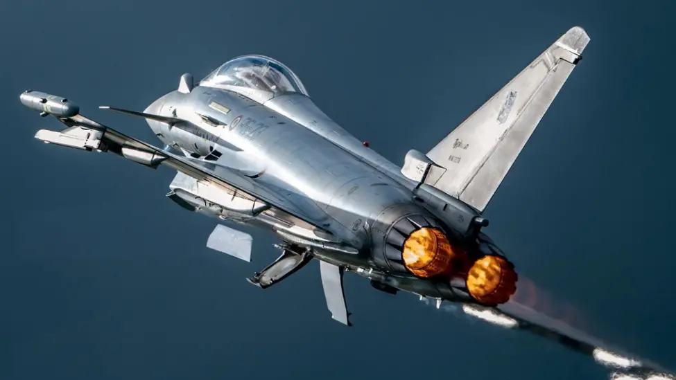 如果欧洲的假想敌只是俄罗斯，那么“台风”战机尚有一战之力，但问题在于目前是谁向欧洲国家提出了领土要求？