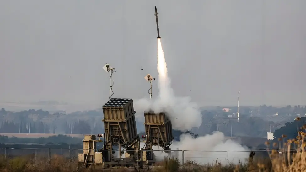 以色列方面声称,自战事开始以来,以军拦截了伊朗超过400枚弹道导弹中的92%。