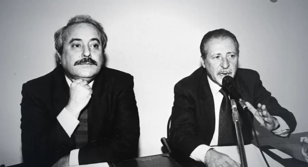 ·检察官法尔科（左）和搭档博尔塞利诺。