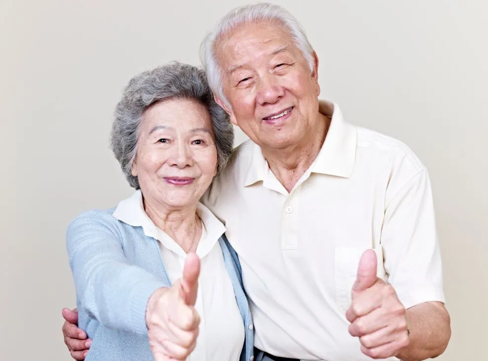 吴尊爸爸72岁却像27岁，只因日常有这个“坏习惯”！（吴尊为75岁父亲庆生?）